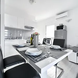 Deluxe Franic Apartment